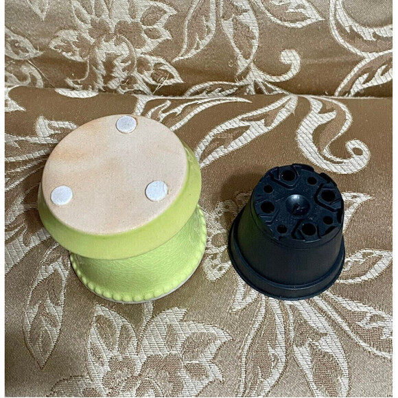 Flower Pot Ceramic Green Tiny - Picture 5 of 6